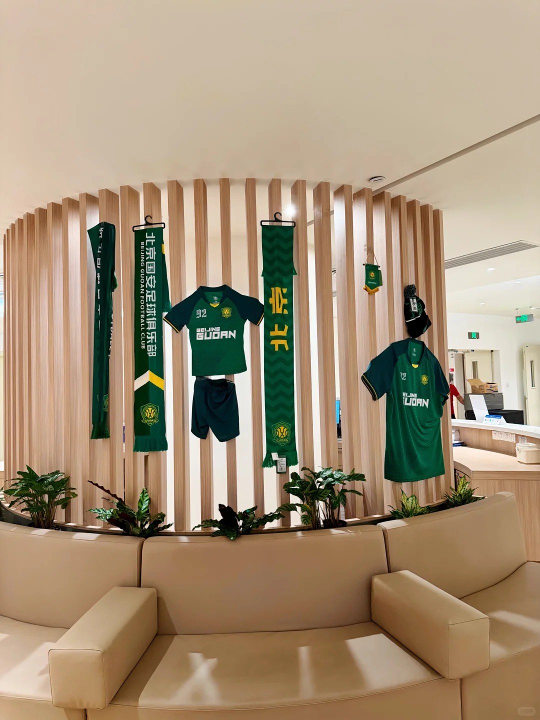 UFH pediatric play area with role-play pharmacy props (中药 / 西药 cart, medical kit, hospital bed) &mdash; a way for children to learn about medicine through play